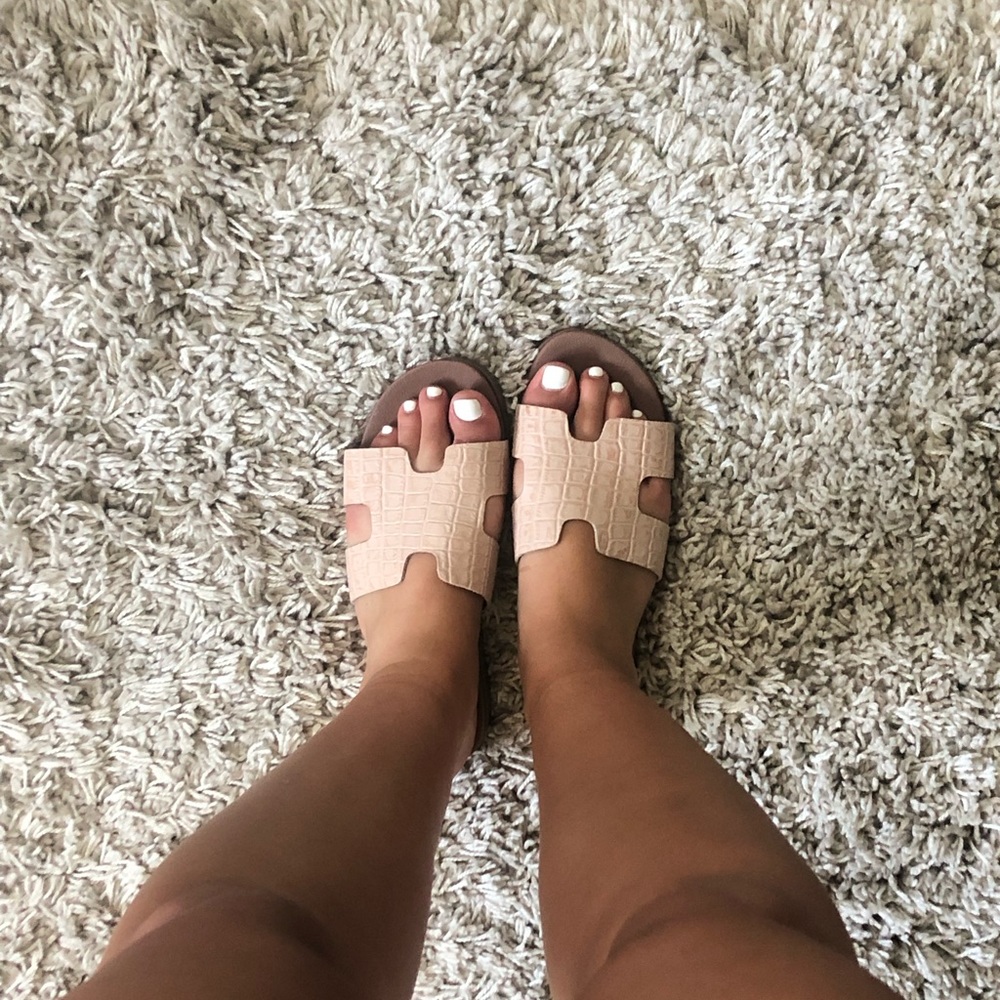 Steve Madden blush croc Greece sandals size 7